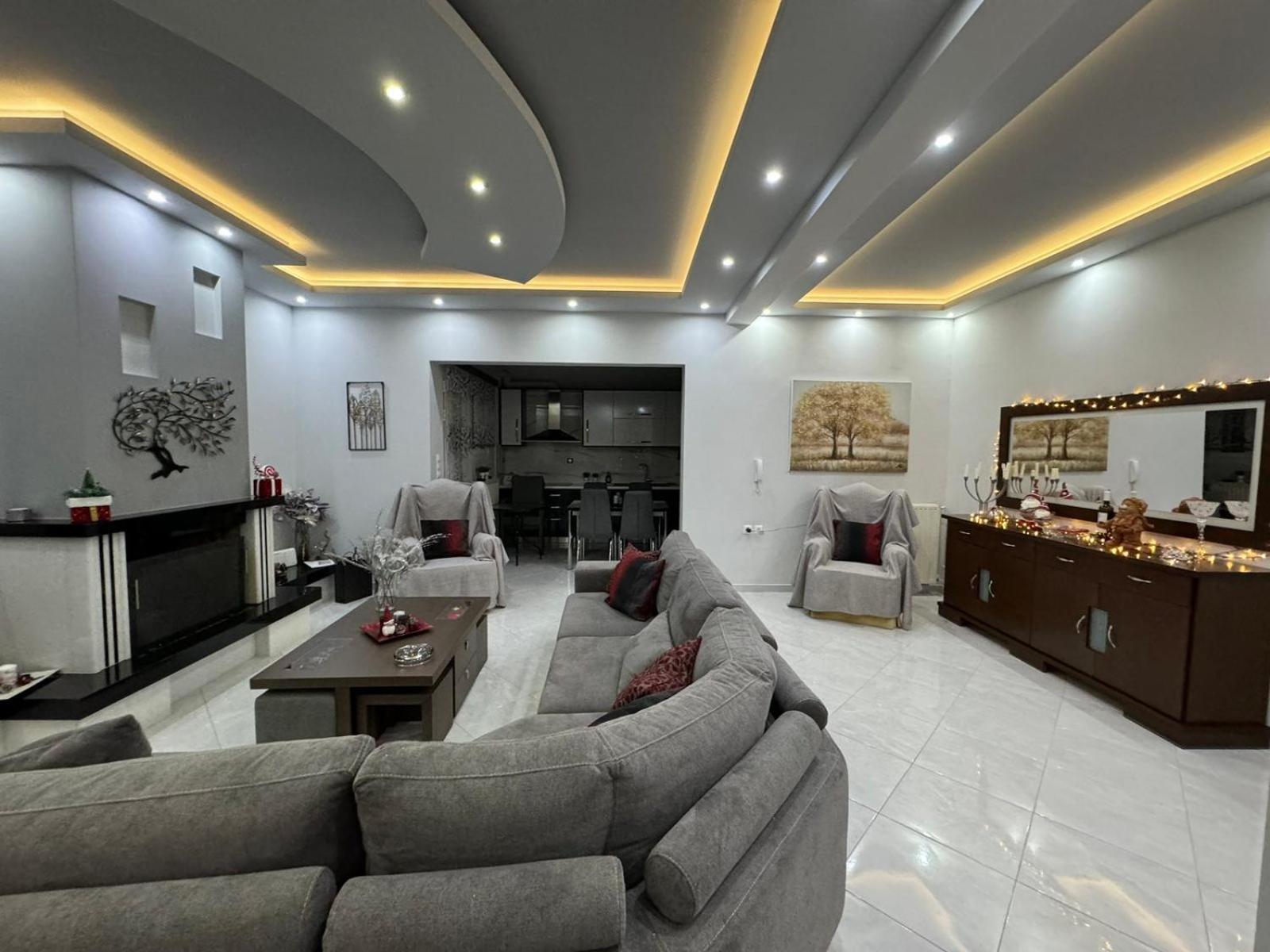 Luxury Apartment 阿马林索斯 外观 照片