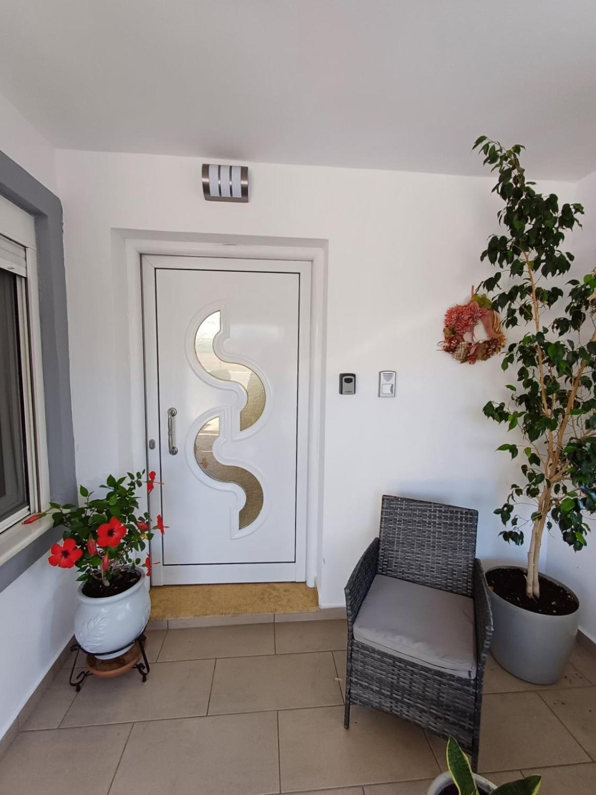 Luxury Apartment 阿马林索斯 外观 照片